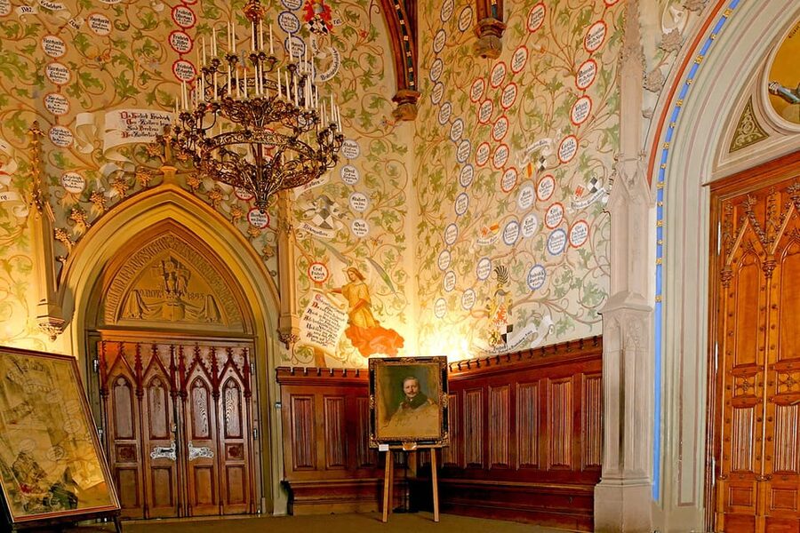 Hohenzollern Castle: Full-Day Tour from Frankfurt - Who will get the most from this castle day