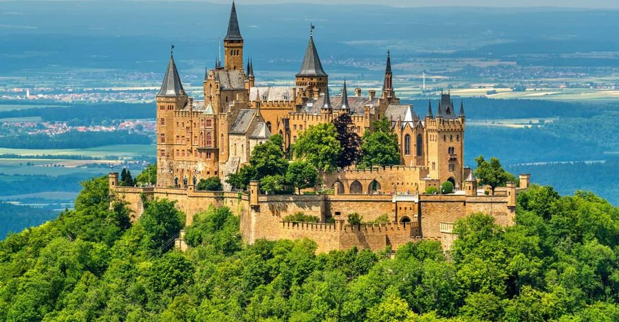 Hohenzollern Castle: Full-Day Tour from Frankfurt - Walking the ramparts, courtyard, and towers