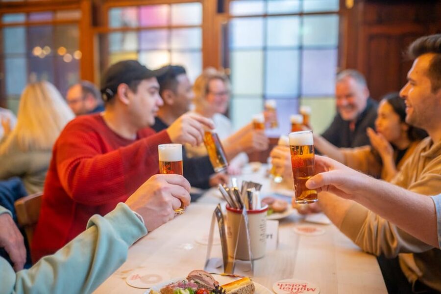 Informative and fun brewery tour in German, public - Starting near Heumarkt with Cologne’s beer culture