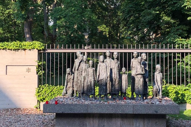 Jewish Berlin Extended (private Walking tour - 5 Hours) - The old Jewish cemetery and the Missing House