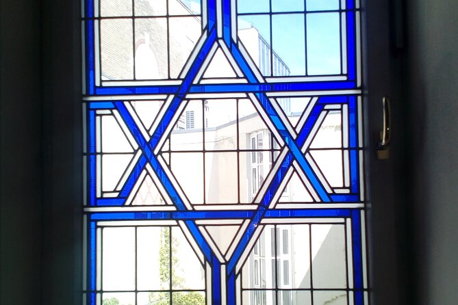 Jewish Berlin: Walking tour The Old Jewish Quarter (private 3 Hours tour) - The old Jewish cemetery and a change of pace