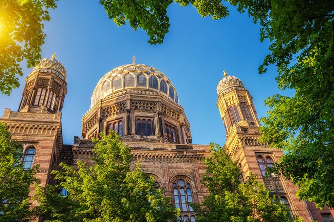 Jewish Berlin: Walking tour The Old Jewish Quarter (private 3 Hours tour) - Starting at Berlin’s oldest synagogue site