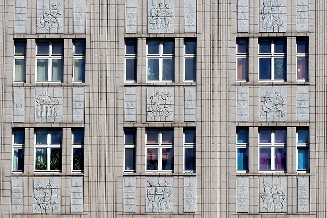 Karl-Marx-Allee Tour: Life and Architecture in East Berlin - The 17 June 1953 memorial changes the story
