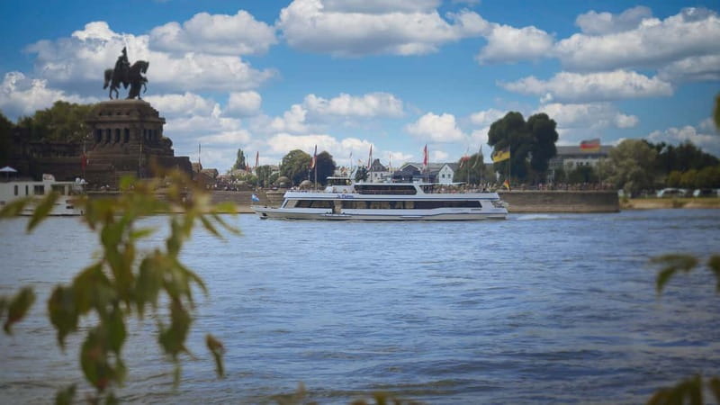 Koblenz: 2-Hour Sightseeing Cruise on the Rhine - Koblenz’s palaces and riverfront sights