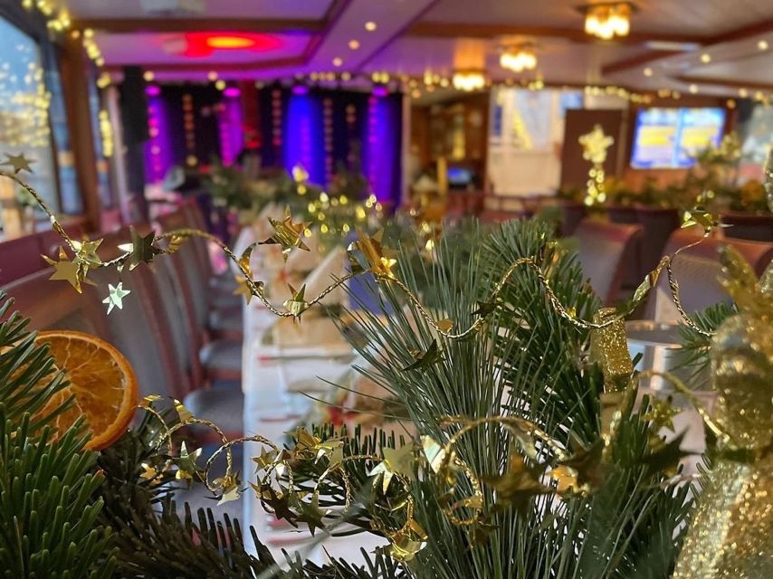 Koblenz: Christmas Boat Tour with Mulled Wine - Bridge 10 and the start of the cruise