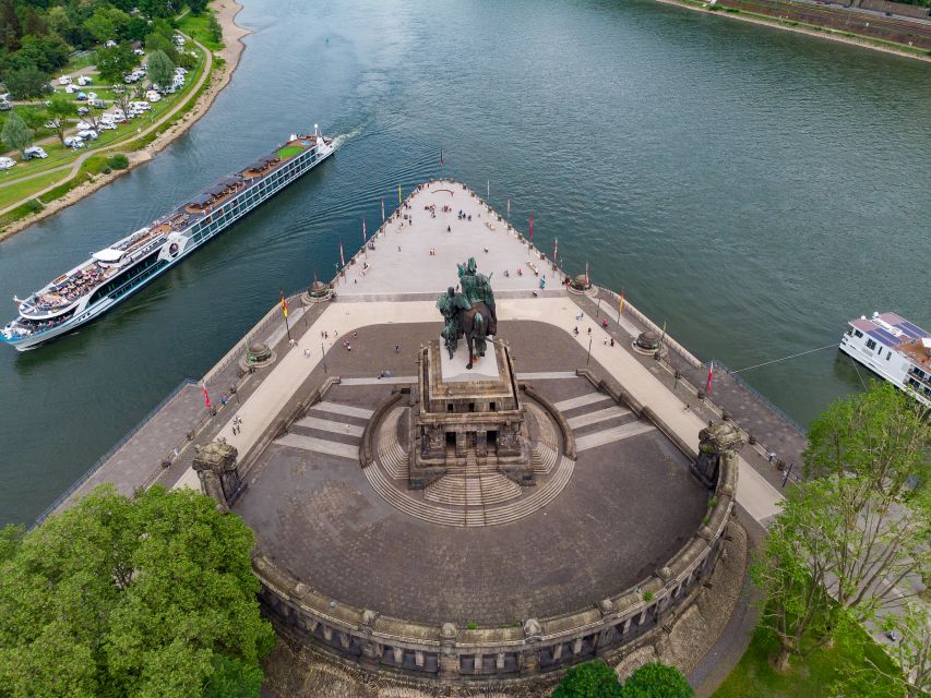Koblenz: Old Town Sightseeing Cruise along the Rhine - Commentary, comfort, and the pace onboard