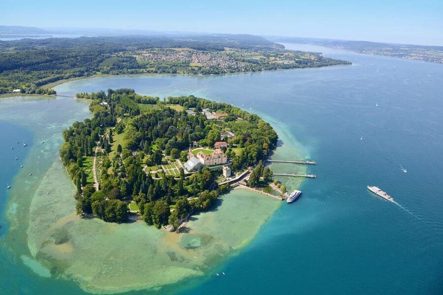 Konstanz: Mainau Island Entry Ticket - The castle and St. Marien church add real substance