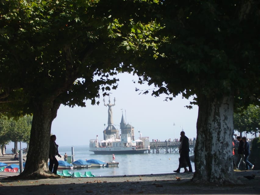 Konstanz: Private Stadtführung mit Weinprobe - Sankt-Stephans-Platz and the final glass