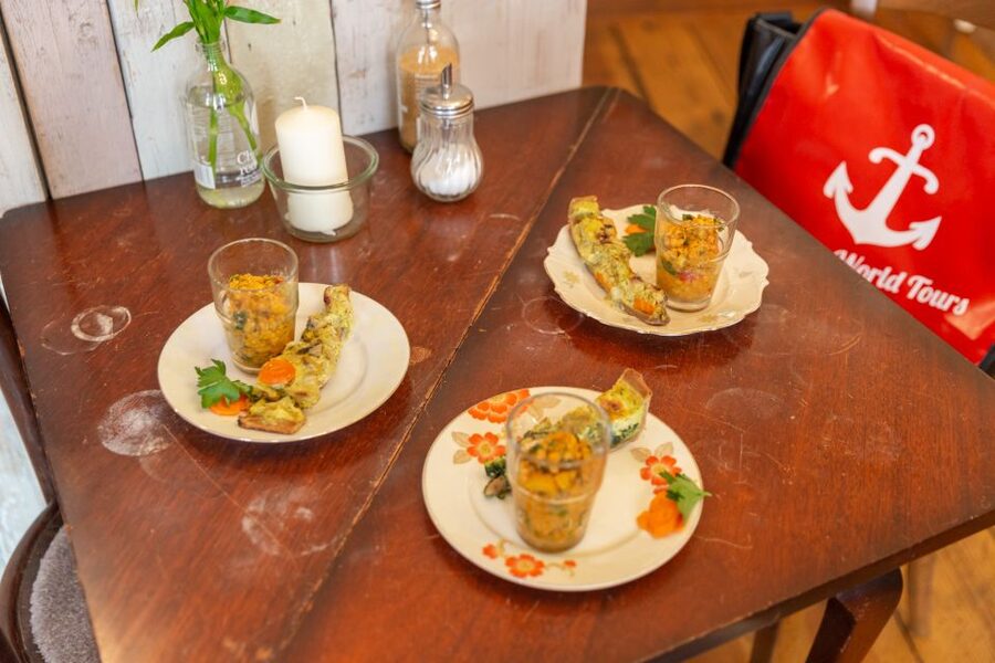 Kreuzberg: Culinary Food Tour - Oranienplatz, Dresdener Straße, and GDR stories