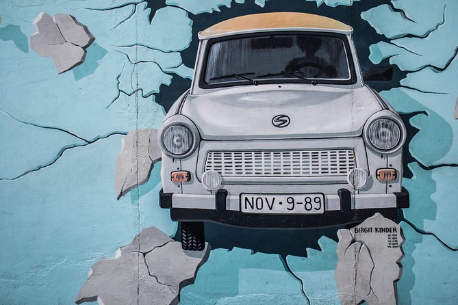 Kreuzberg Walking Tour: Immigrants, Artists & Hipsters - Walking or cycling: which version fits you?