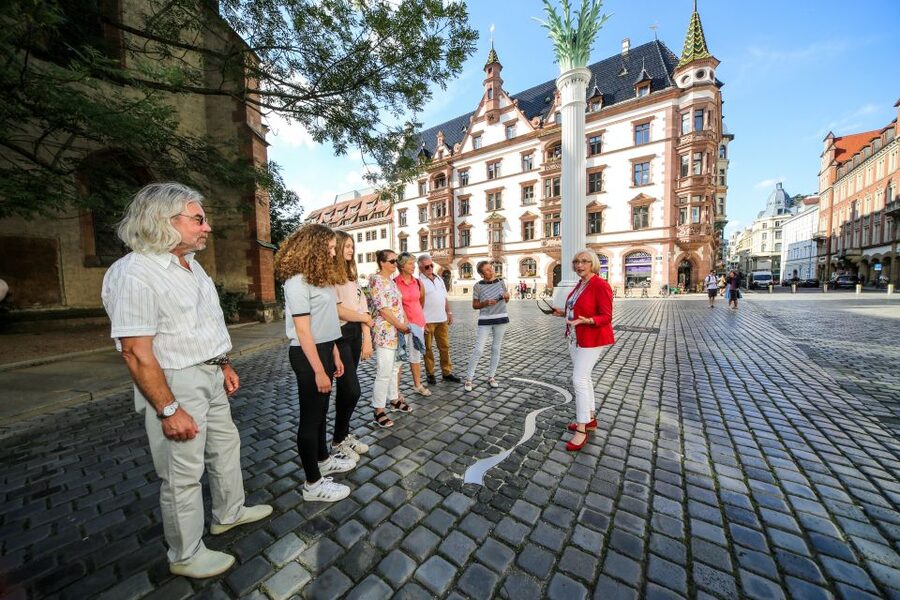 Leipzig: 2-Hour Guided Walking Tour in German - Barfußgässchen adds food, pubs, and evening energy