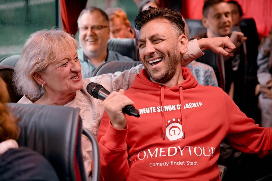 Leipzig: Comedy Tour through the Old Town (Tour in German) - Daylight or darkness makes a real difference