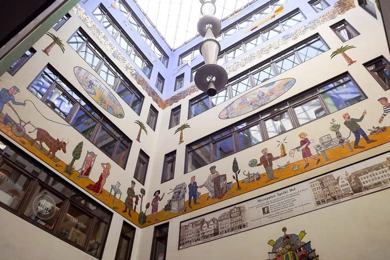 Leipzig: Courtyards, Houses, Trade - Passage Tour in German - Courtyards and exhibition houses