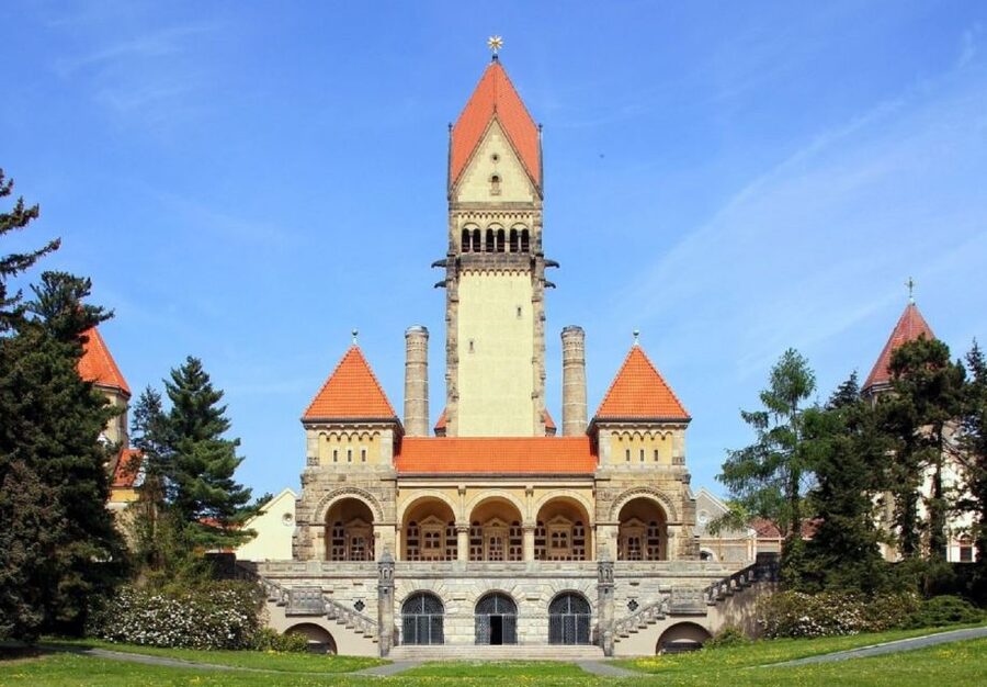 Leipzig: Guided Tour of the Southern Cemetery - Key points to know