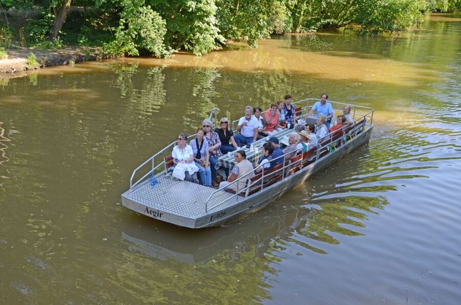 Leipzig: Riverside Forest Tour on the Pleiße - Leaving Wildpark Leipzig by electric boat