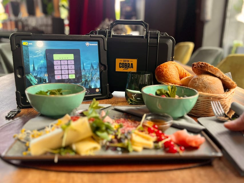Leipzig's Mystery Morning: Breakfast & Escape Game - Breakfast at HUWA Café starts the case
