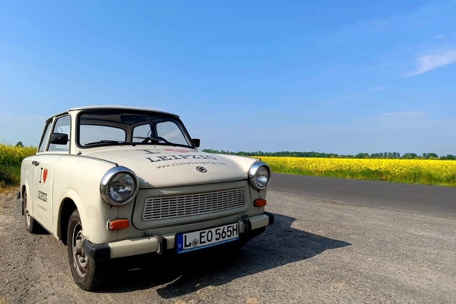 Leipzig: Trabant Rental for your very own tour - Learning the petrol tap and manual gearstick
