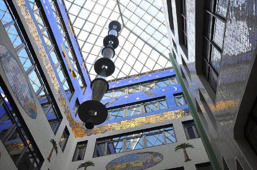 Leipzig: True or false? Walking Tour and Interactive Game - Why the private format changes the value