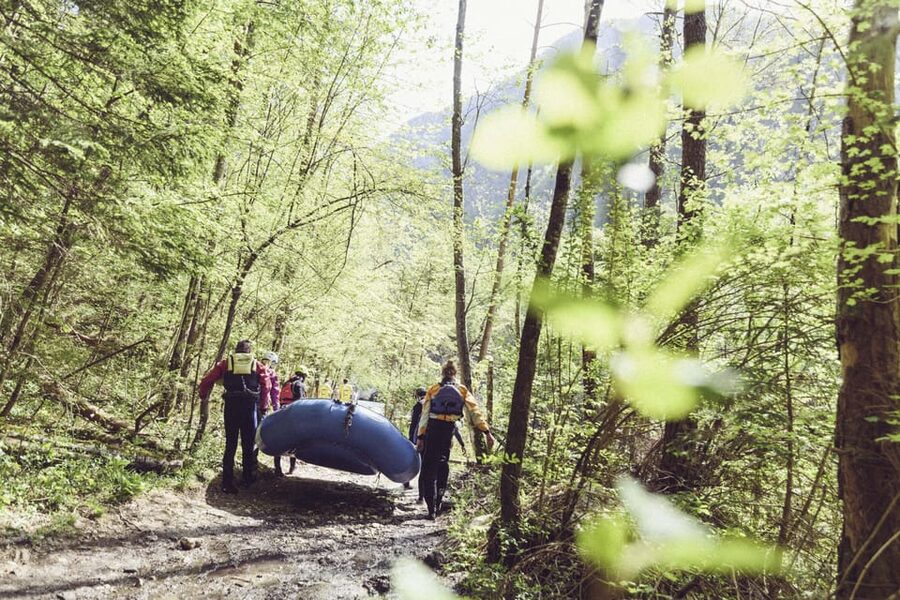 Lenggries: Guided Rafting Adventure on the Isar - From Lenggries to Isarburg, a gentle start with a little bite
