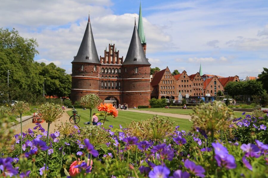 Lübeck: 1-Hour Splash Bus City Tour - Who will enjoy this one-hour ride?