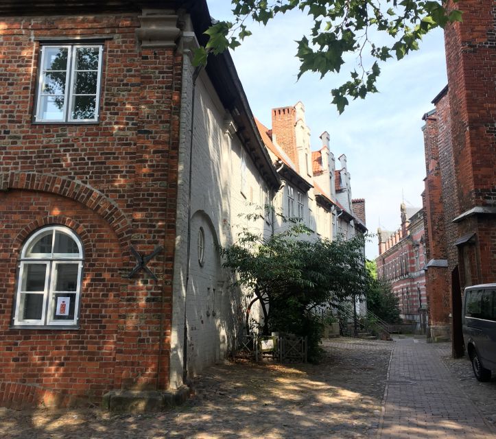 Lübeck: Architecture and Local Craft Private Guided Tour - The market, town hall, and St. Marien