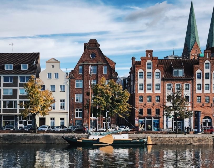 Lübeck: Backyards and Town Houses Private Guided Tour - Meeting at Holsten Gate