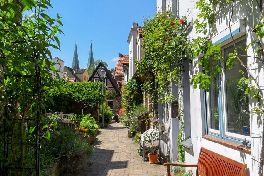 Lübeck: Entertaining Tour Through Hidden Courtyards - Key points at a glance