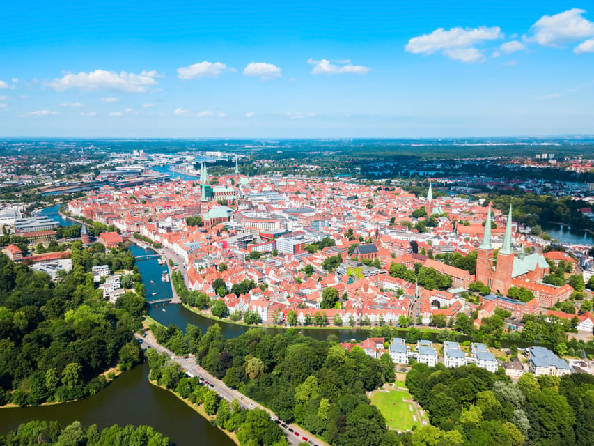 Lübeck: Express Walk with a Local - What the small group size changes