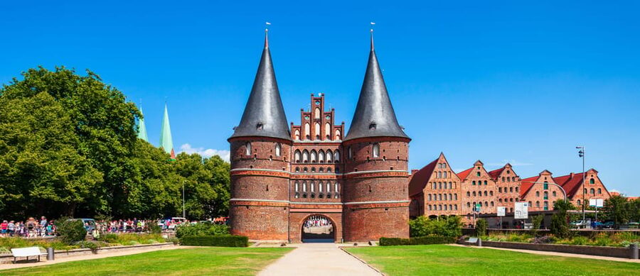 Lübeck: Express Walk with a Local - From Holstentor to St. Mary’s Church