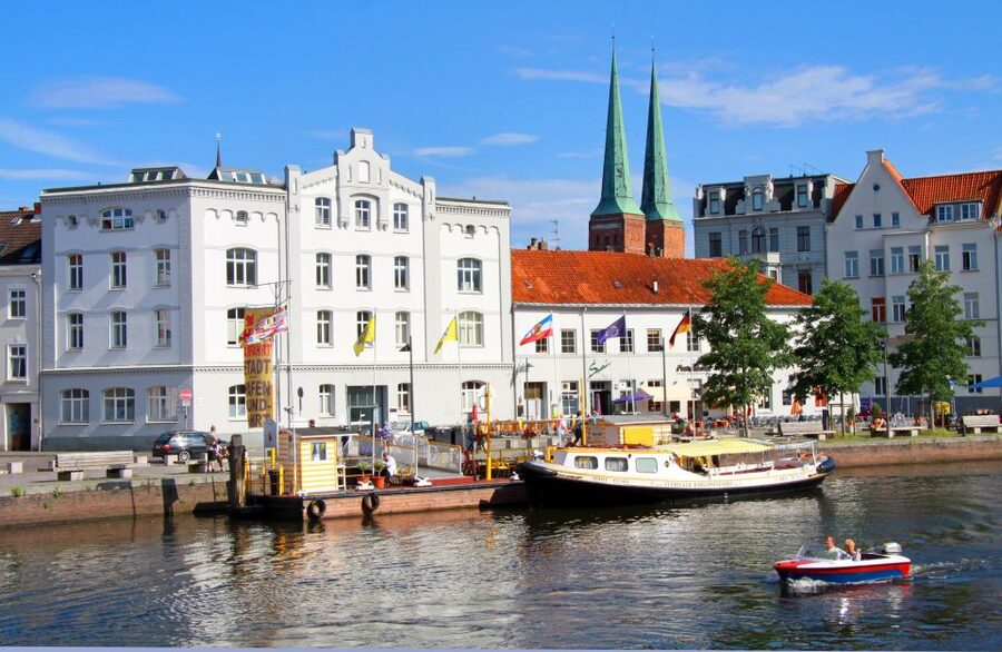 Lübeck: Old Town Highlights Private Walking Tour - How to choose between two, three, and four hours