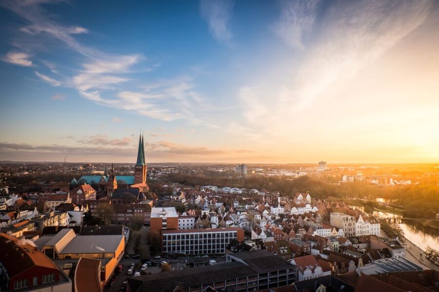 Lübeck: Old Town Highlights Private Walking Tour - The two-hour route: a strong first look at Lübeck