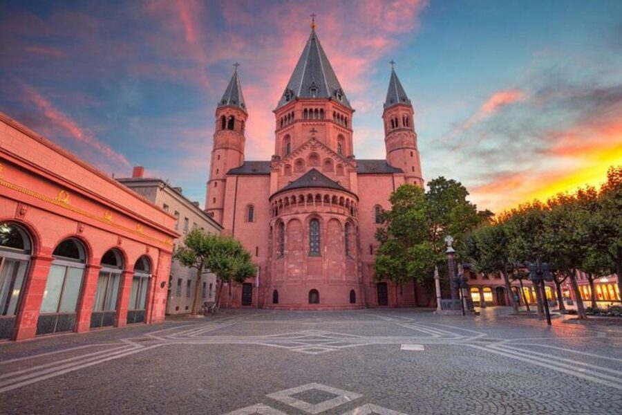 Mainz: Private custom tour with a local guide - The three-hour route: a better balance
