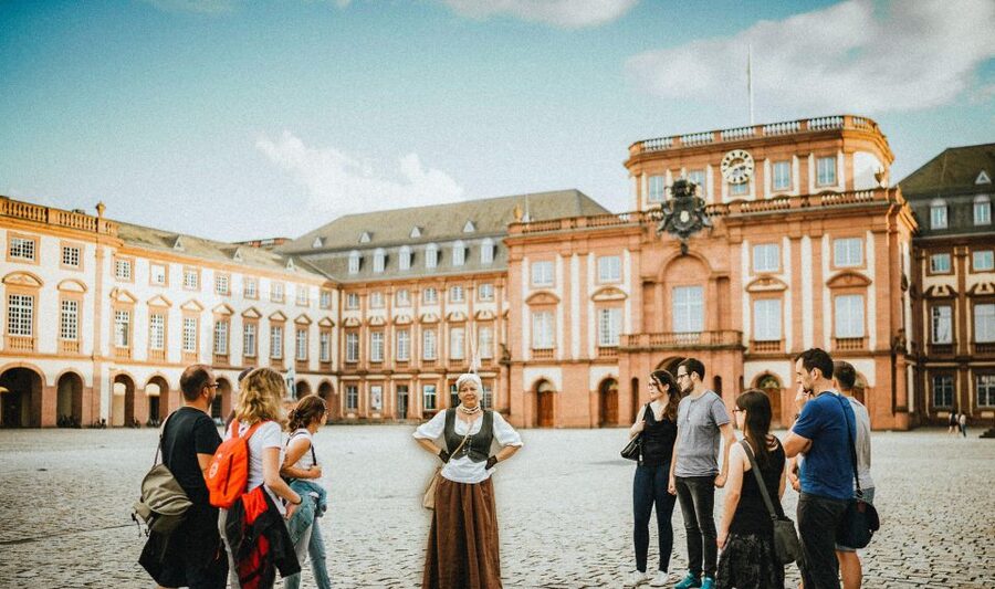 Mannheim, guided costume tour: Hangmen, Witches, Huguenots - The lower town and former craftsmen’s quarter