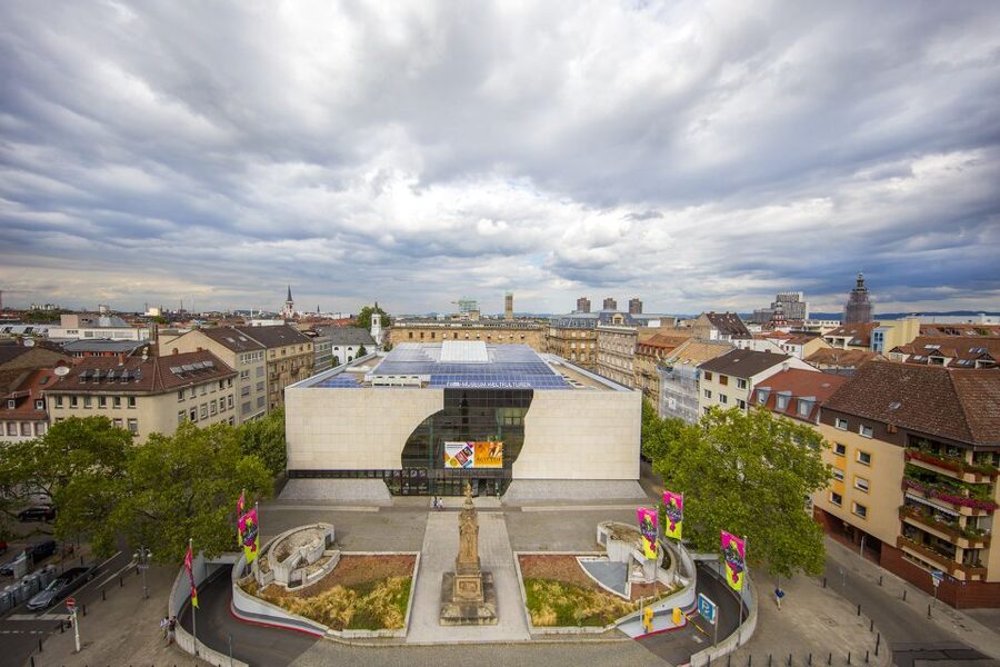 Mannheim, guided Walking Tour: Discover Mannheim - Starting beneath the towers of Mannheim Palace