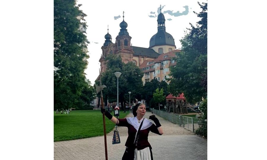 Mannheim: Public Night Watchman Tour with Night Watchwoman Marie - Dalberghaus and the final stretch