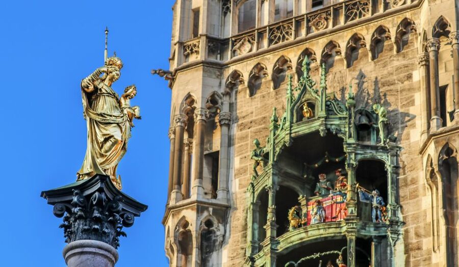 Marienplatz and Viktualienmarkt Private Tour and Tasting - Frauenkirche, St. Michael’s, and Asamkirche