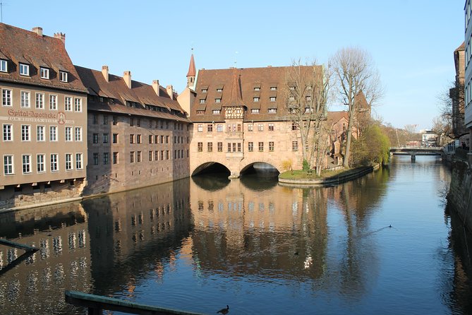Medieval Tour in Nuremberg in Spanish - Towers, fountains, and the awkward truth about marriage