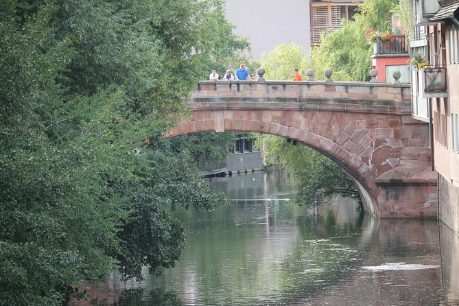 Medieval Tour in Nuremberg in Spanish - City walls, coordinates, and the climb toward Kaiserburg