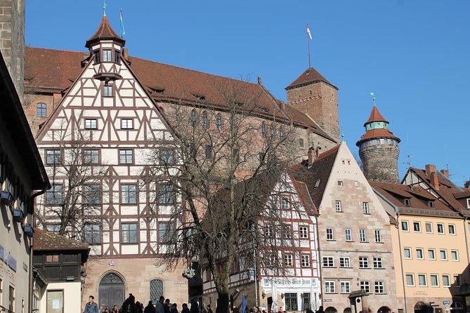 Medieval Tour in Nuremberg in Spanish - Kaiserburg closes the walk with legends and power