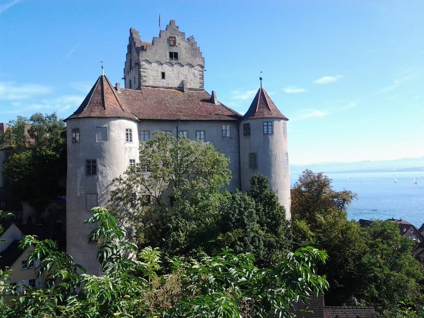 Meersburg: Public city tour with wine tasting - Starting at Bismarckplatz and the lower town