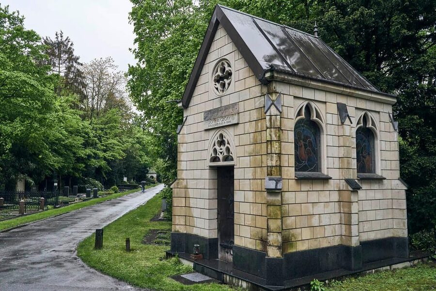 Melaten Friedhof: Guided tour with all senses - Starting at Aachener Straße