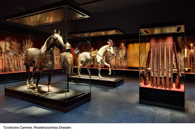 Module 2: Castle tour with new green vaults, parade rooms and much more - The Armory, parade rooms, and royal display