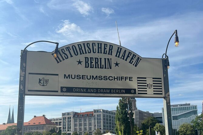 Moonshine Comedy - English Stand Up Comedy by the bay - Why this Tuesday show works for a Berlin night out