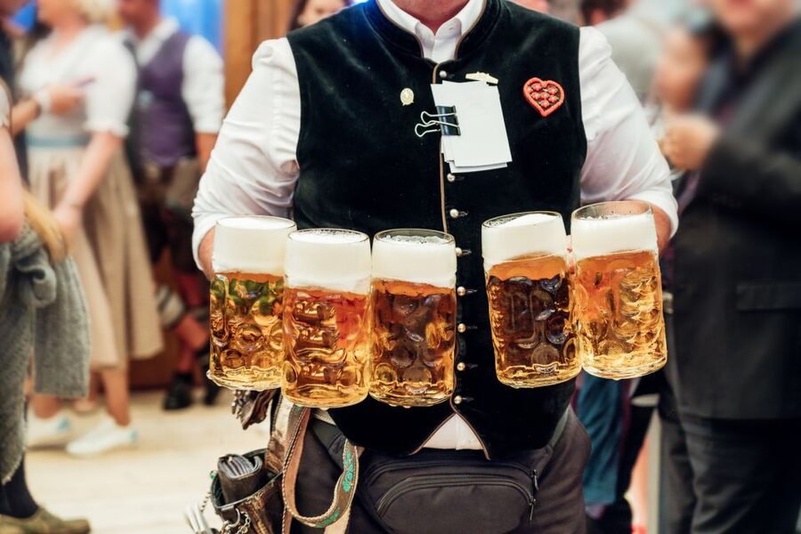 München: Oktoberfest Experience and Lunch in Tent - Rain, rules, and sensible preparation