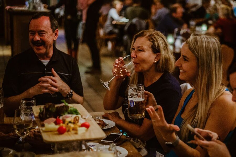 Munich: Beer and Food Tour with Dinner & Oktoberfest Museum - Starting at Radius Tours with a first beer