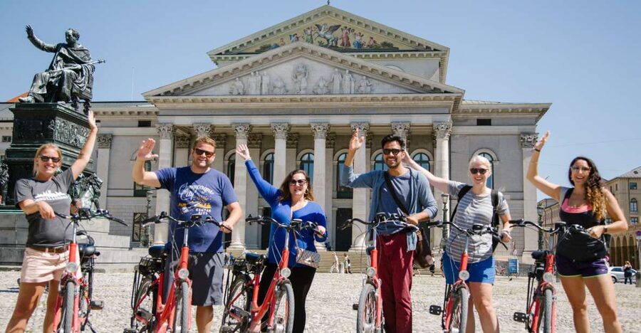 Munich: Bike Tour with Beer Garden Break - From Munich’s art quarter to Siegestor