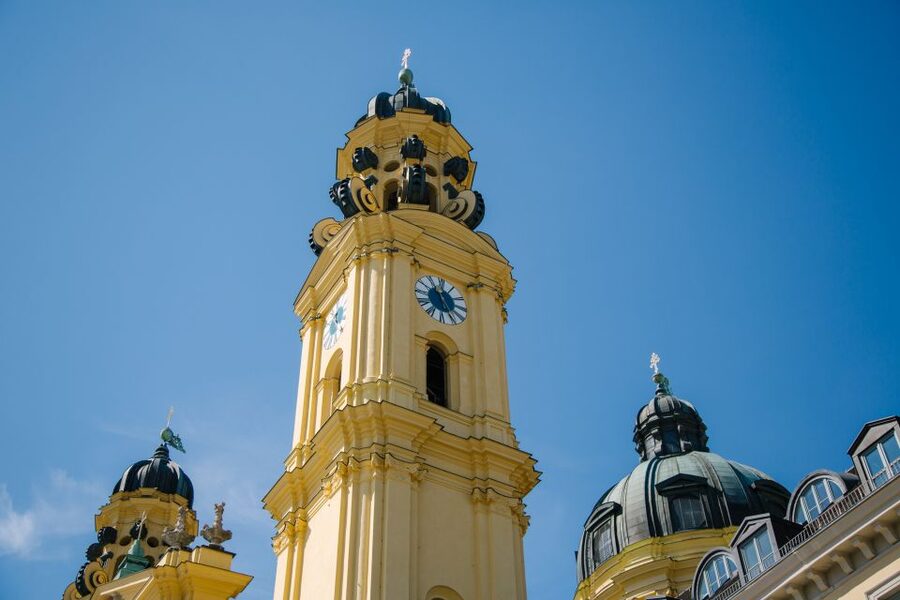 Munich: Bike Tour with Beer Garden Break - Starting at Karlsplatz and entering Munich’s story