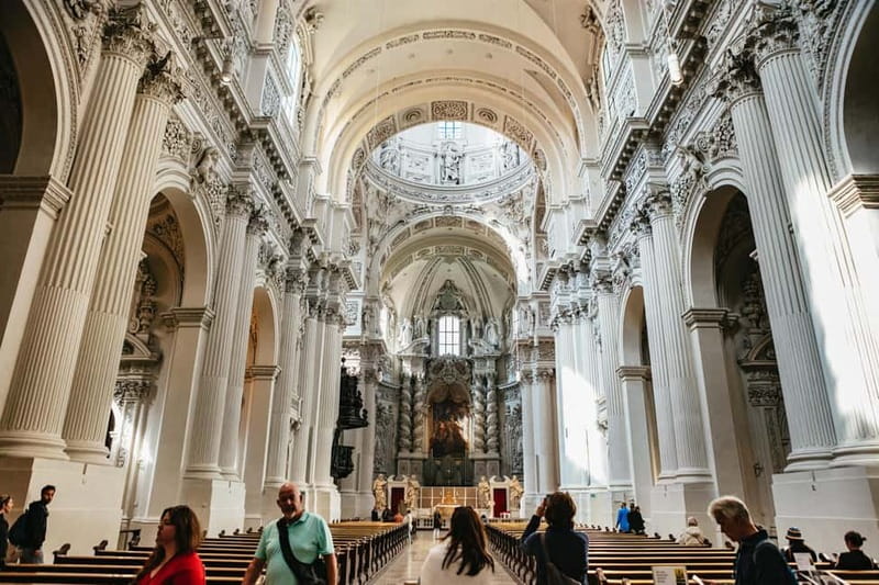 Munich: Classic Guided City Tour by Bike (English Tour Only) - Guides, bikes, and the practical details
