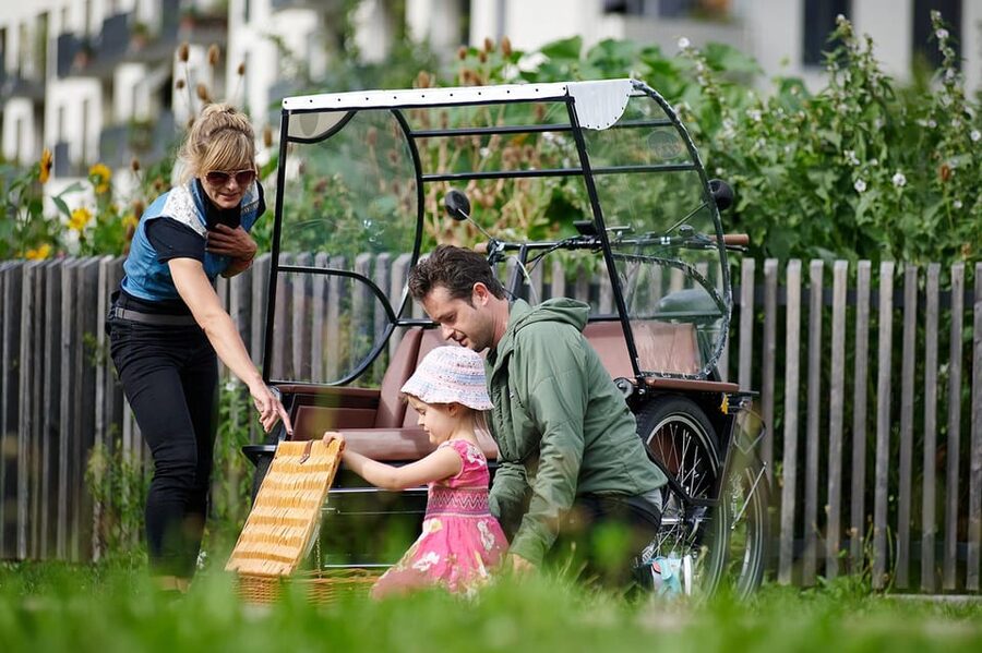Munich: Day-rent rickshaw and explore Munich yourself - Starting near Olympic Park
