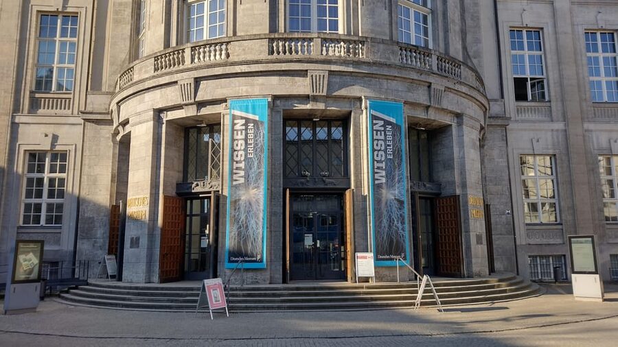 Munich: Deutsches Museum Guided Tour with Entry Ticket - What two hours really gets you